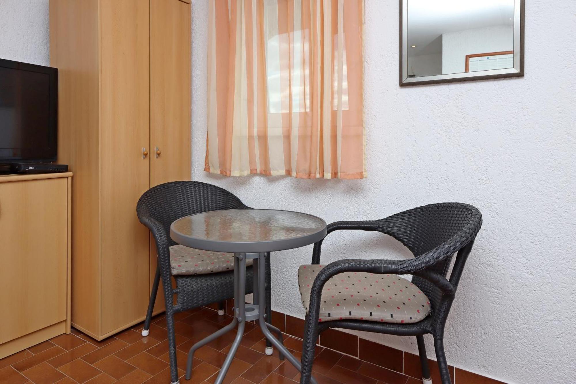 Apartments With A Parking Space Kornic, Krk - 415 외부 사진